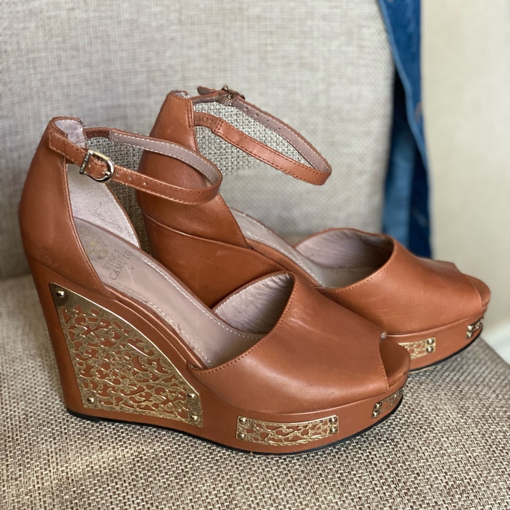 Vince Camuto Tan Leather Gold Filigree Wedge